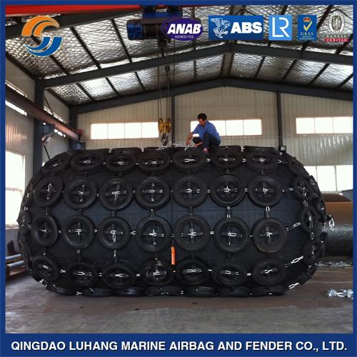 Haute qualité protection de bateau 4,5 M X 9 M fonction pneumatique Fender Marine avec pneu Net
