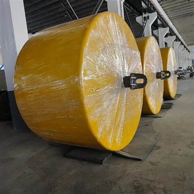 Ailes remplies de mousse marine